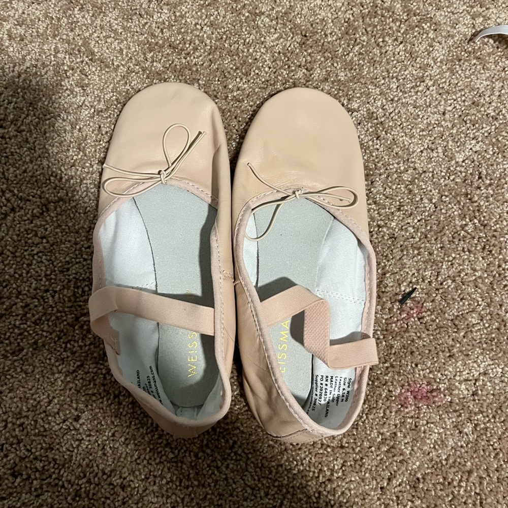 Split sole leather ballet shoe